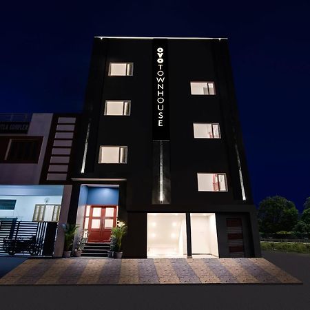 Townhouse The Awadh Airport Near Chaudhary Charan Singh International Airport Hotel Bijnaur Exterior foto