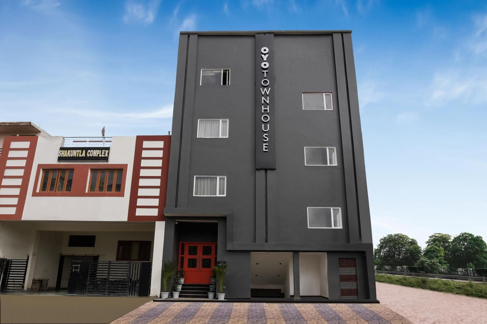 Townhouse The Awadh Airport Near Chaudhary Charan Singh International Airport Hotel Bijnaur Exterior foto