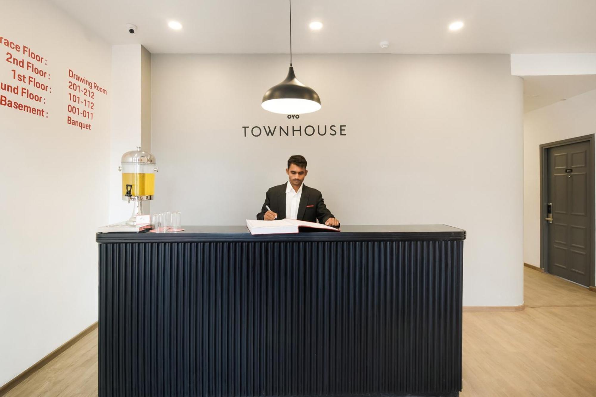 Townhouse The Awadh Airport Near Chaudhary Charan Singh International Airport Hotel Bijnaur Exterior foto